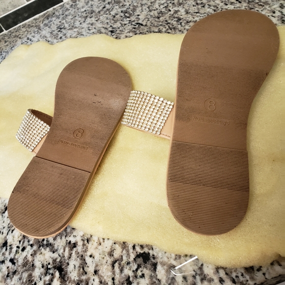 Cute sandals from target never wore size 8 - Picture 2 of 2